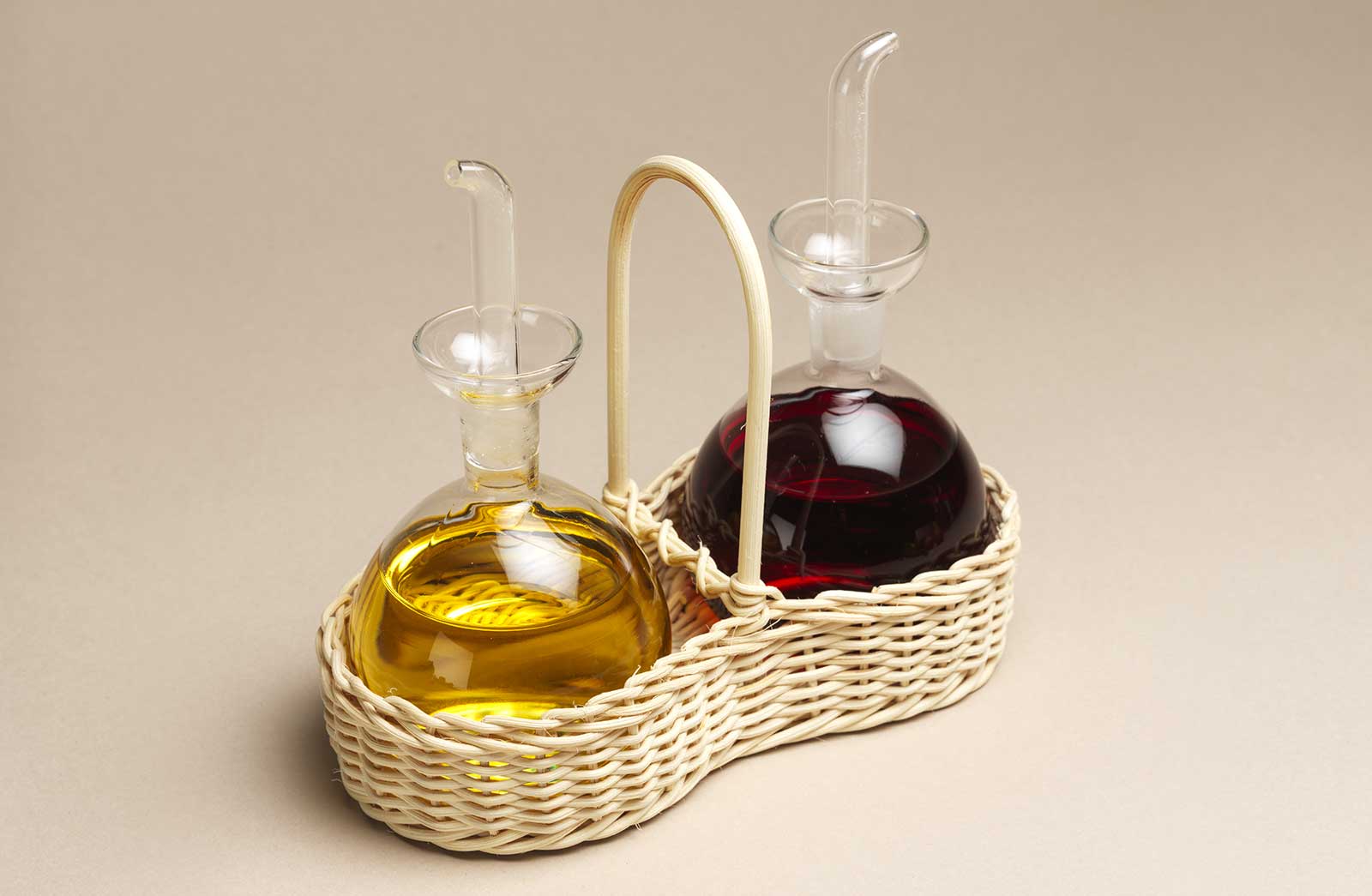 Petunia-Basket-for-oil-and-vinegar