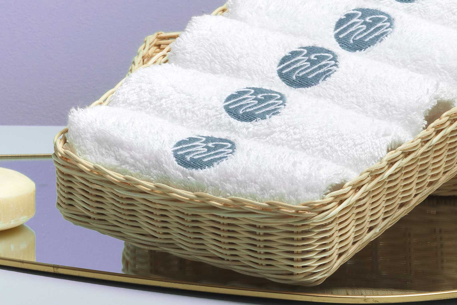 Onda-wicker-Towel-holder