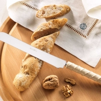 MM82-coltello-pane-giglio